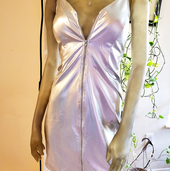 NWT METALLIC SILVER COCKTAIL DRESS - Picture 2 of 4